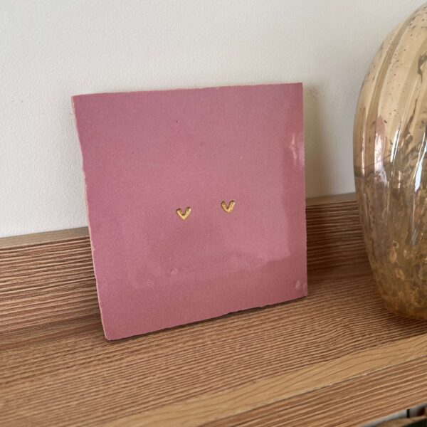 Mauve roze - Tegeltje met twee kleine hartjes Tegeltje met twee kleine hartjes